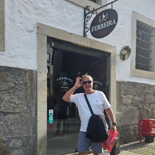 Tour de Vinhos do Porto: Caves Premium com Provas Variadas