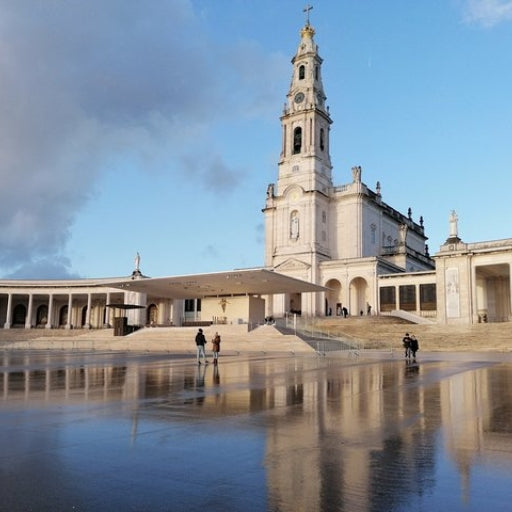 Spiritual Luxury Tour: Fátima, Braga & Santiago de Compostela (5 Days)
