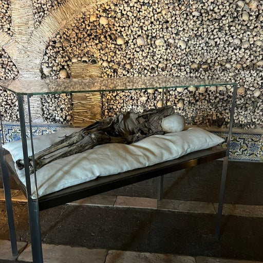אבורה העל-זמנית: חופשת יין ומורשת פרטית