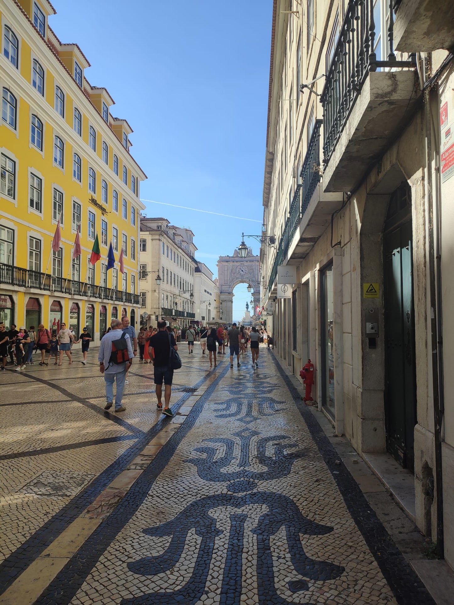 Walking Tour Small Group Lisbon: Tales, Views and Tastings